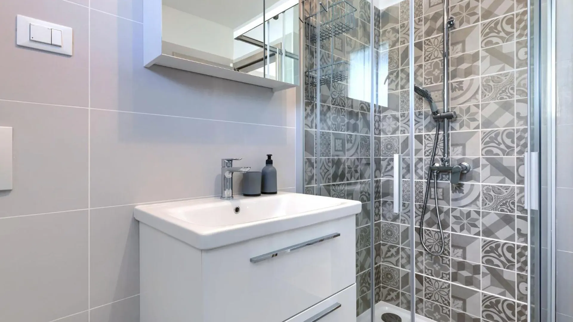 Apartment La Mar-1 By Interhome Zambratija